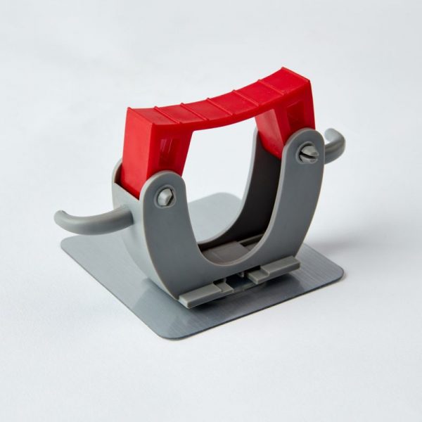 COLGADOR DE ESCOBAS MINI ROJO